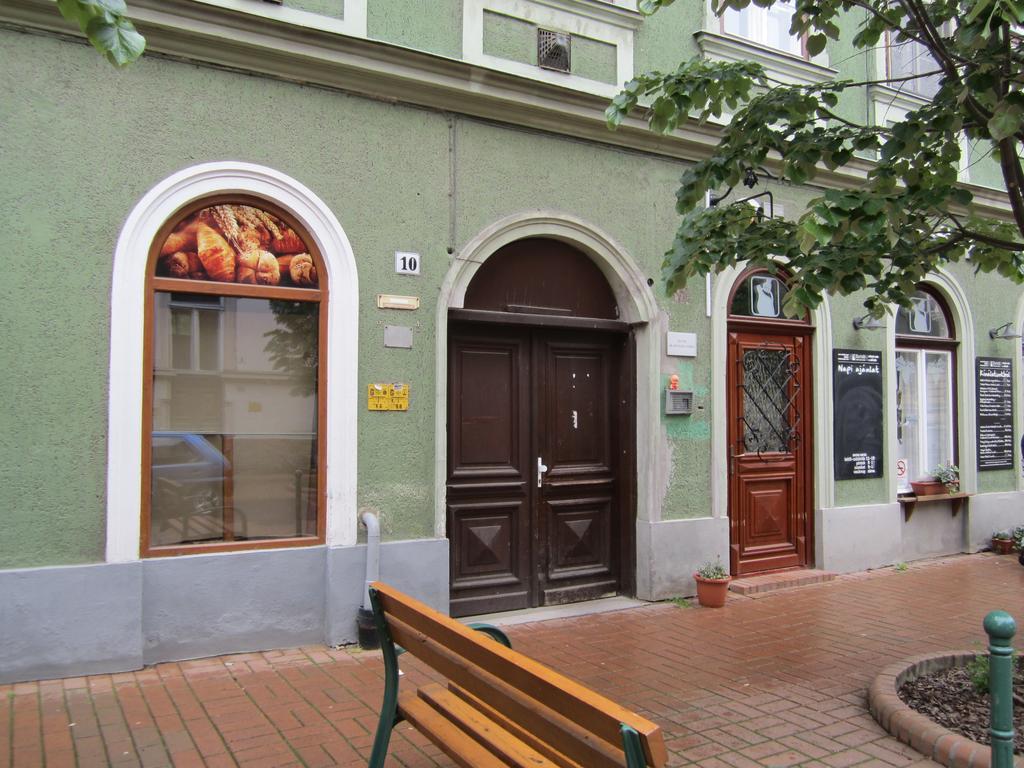 Galeria Apartman Сегед Екстериор снимка